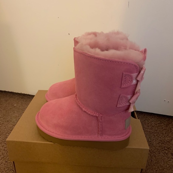 NIB UGG Bailey Bow Star Boots - Picture 3 of 5